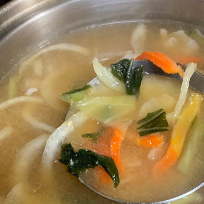 【送料無料・ポスト投函】　乾燥野菜国産ミックス100g キャベツ にんじん 小松菜 玉ねぎ ラーメン、みそ汁の具